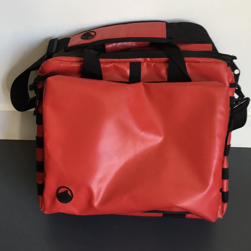 Messenger bag/computer bag by liquid Force